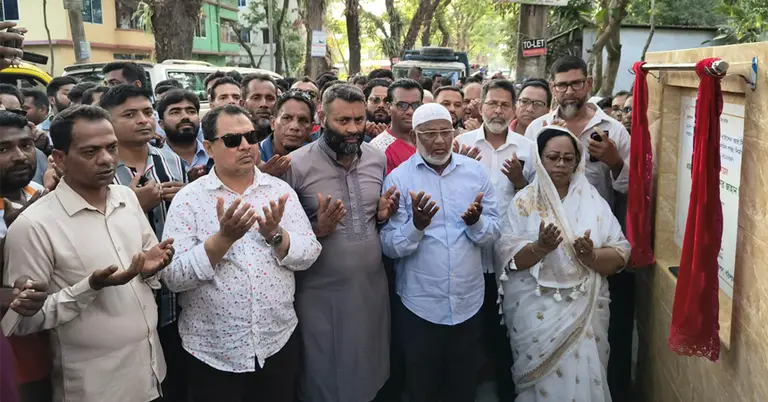 রাস্তার নির্মাণ ও সৌন্দর্য বর্ধন কাজের উদ্বোধনে বসিক প্রশাসক